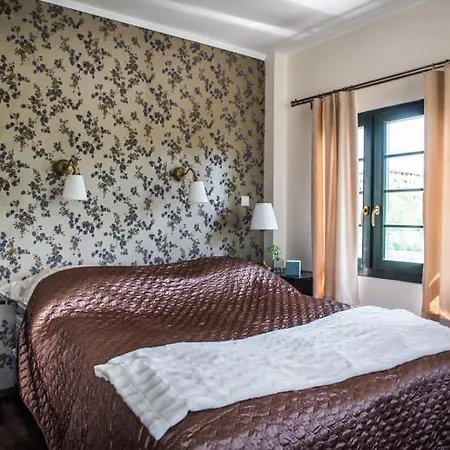 Vakvarju Csonakhaz 3*